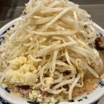 ラーメン 大 - らーめん並（900円）＋細切れチャーシュー（100円）＋玉ねぎ（100円）＋味付卵（100円）、ニンニクコール