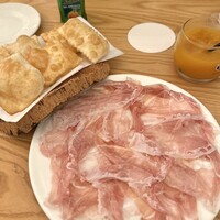 アドゥエパッシ - ①ペルシュウとトルタフリッタ1枚目2750円