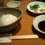 手打ち蕎麦 更科 よしき - おぼろ豆腐（５００円）　松の司（滋賀県　８００円）