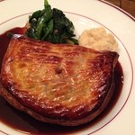 クスクス ルージール - 青首鴨とフォアグラのパイ包み焼き