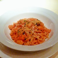 マンジャーモ - 小エビとトマトクリームのパスタ