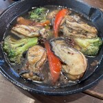 炭火ダイニング IKE - 牡蠣のアヒージョ