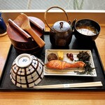 Ohitsu Zen Tambo - 昼おひつ膳（焼しゃけ）