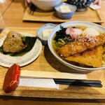 Nagoya Meshi Nagoya Meibutsu Teshigotoya - 大海老フライきしめんとうなぎのおにぎり定食