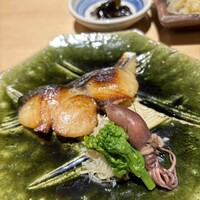 鮨 かぐら - 鰆の幽庵焼き　ホタルイカ　菜の花　ジャガイモのナムル