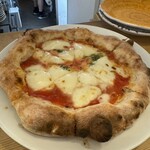 PIZZERIA Scugnizzo DA SHIGEO - 水牛モッツアレラのマルゲリータ