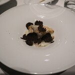 Regalo - 島根県産甘鯛の鱗焼きと新玉ねぎ　ペコリーノと黒胡椒