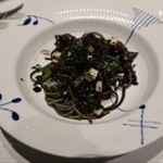 Regalo - 烏賊墨のスパゲッティ　富山県産蛍烏賊とウルイ