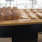 カフェ トスティーナ - クロフィン、フラットクロワッサン