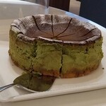 カフェ トスティーナ - 抹茶のバスクチーズケーキ