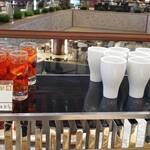 カフェ トスティーナ - ミックスベリーゼリー、いちごの杏仁豆腐