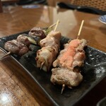 やきとり屋 末喜商店 - せせり明太子、もも、砂肝