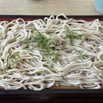 Washoku Resutoran Tonden - 青じそが麺に練り込まれています。
