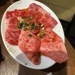 房家ホルモン館 - 