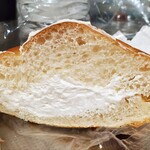 山口製菓本店 - 日本一美味しいバターパン断面
