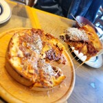 Buccha Ripaburikku Toyosu Shikago Piza Ando Guriru - チーズのびる