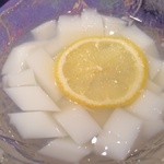 悠苑 - レモン風味の杏仁豆腐