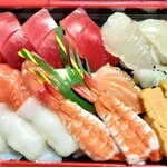 ロピア - 料理写真:魚萬の握り寿司(梅)