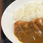 お食事処 丸徳 - 金星カツカレー1250円　左