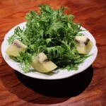 Yakitori Torinosu - ■サラダ
                      ワサビ菜とキウイのサラダ