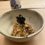 はち巻岡田 - 納豆和えも好物のひとつ。