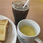Rogu Kyabin - アイスコーヒーにコーンスープ。