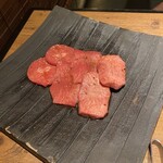 和牛とタン 焼肉 とみ - 