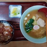 丸屋 そば屋 - ラーメンとミニ牛丼セット