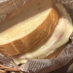 フォレスティコーヒー - ハム＆クリームチーズサンドセット(モーニング) 500円