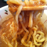 麺持ち上げ（魚介豚骨つけ麺）