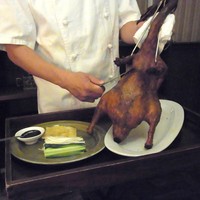 大傳梅梅 - 料理長自ら、目の前で北京ダックを作ってくださいました