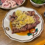 ヤマネ肉店 - ギリギリ盛り