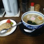 ぐゎらん洞 - ワンタンそばと半チャーハンセット