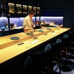 Sushi Onikai Kakeni - 寿司屋と言うより小洒落たBARにも見えますね(・∀・)