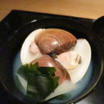 天草県産大蛤と若布の吸い物
