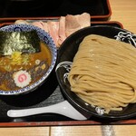 松戸富田製麺 - このチャーシューはお店じゃないと食べられない