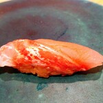 鮨 おにかい×2 - 千葉は九十九里の真鯛。１週間寝かせて熟成させた逸品。ピチピチとはまた別の、ジャストな寝かせ加減！