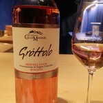 鮨 おにかい×2 - ここからはトスカーナあたりのロゼ。お姉さんがキラッキラした表情で詳しく説明してくれます。