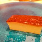 鮨 おにかい×2 - おにかい式、デザート枠な甘い玉子焼き。コイツと上記の白ワインの相性、最高っす！