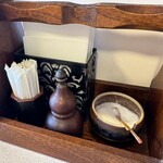 天ぷ羅 重天 - 卓上調味料