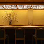 鮨 栄美古 - カウンター席