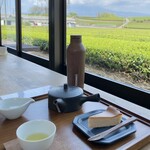 佐野製茶所 - 料理写真:店内からも鉄塔越しの富士山が見えます
