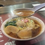 醤油屋本店 - スープの感じ