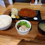 ひこま豚食堂＆精肉店 Boodeli - 料理写真:オーダーカットのリブロースカツ