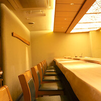 鮨 栄美古 - 店内全景