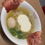 黄金の塩らぁ麺 ドゥエイタリアン - 