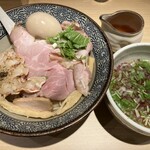 地鶏と蟹 中華そば 礎 - 