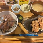 酒スタンド 魚蔵 - 海鮮漬け丼ランチ
