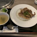 Nikugyuu Zushi Shabu Yakiniku Ni Tasu Kyuu - カルビ丼