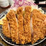 とんかつ 和栗 - 特上ロース定食ごはん大盛り。2,300円。